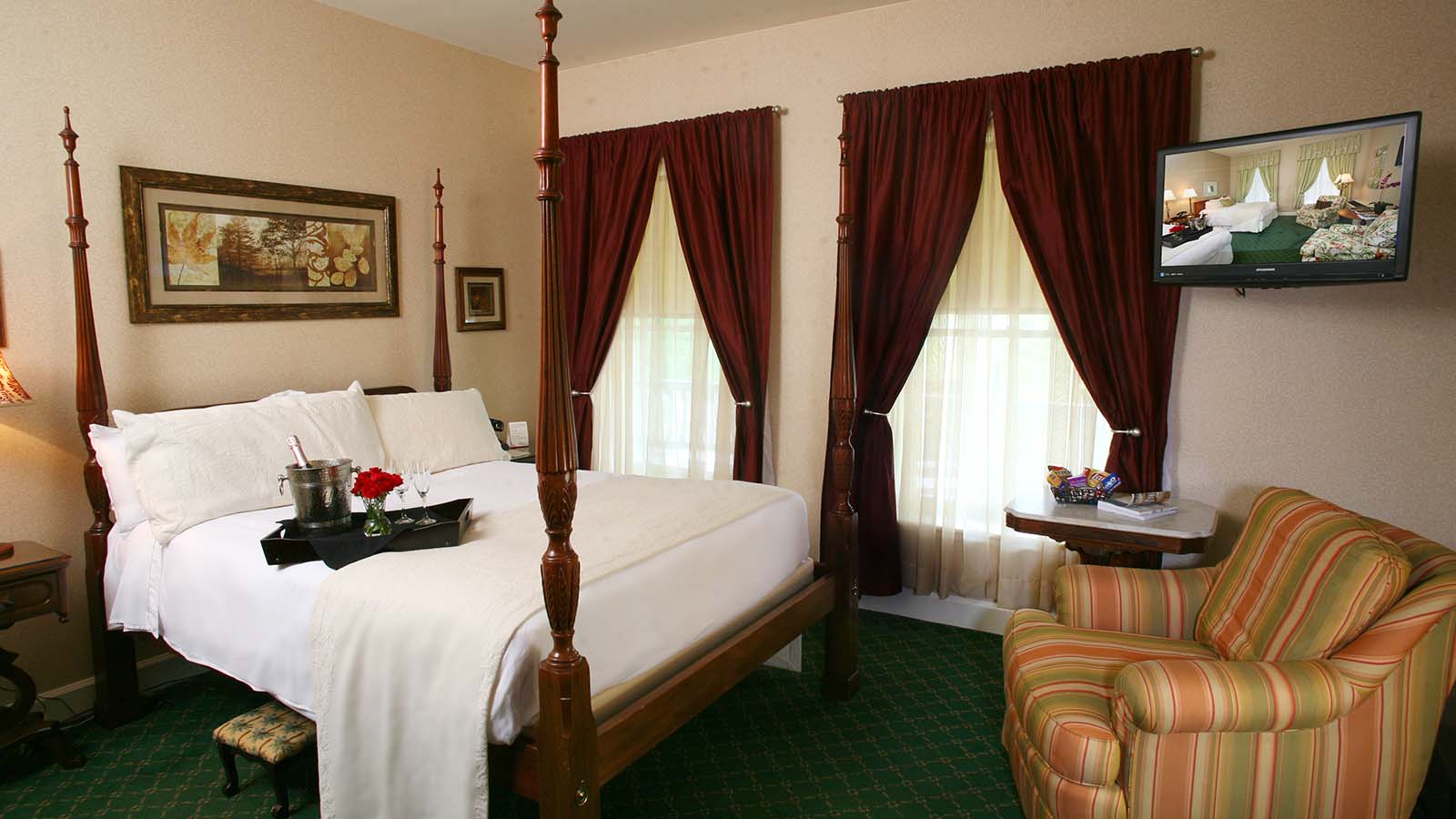 Martha Washington Hotel - The Martha Washington Inn & Spa: Abingdon VA Hotels - Martha Washington Inn & Spa is a historic Abingdon hotel combining Southern   charm with modern elegance. Perfect for a romantic getaway or elegant wedding.